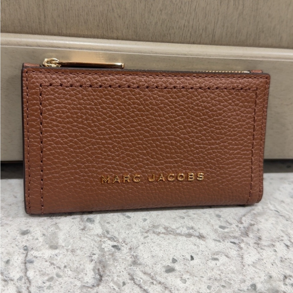 Marc Jacobs Leather Card Wallet Continental Cognac Brown Wallet AUTHENTIC NEW - Picture 1 of 15